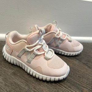toddler pink new balance